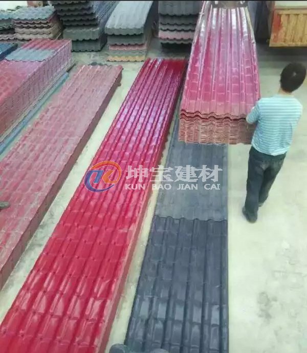 1200平米合成樹(shù)脂瓦裝車